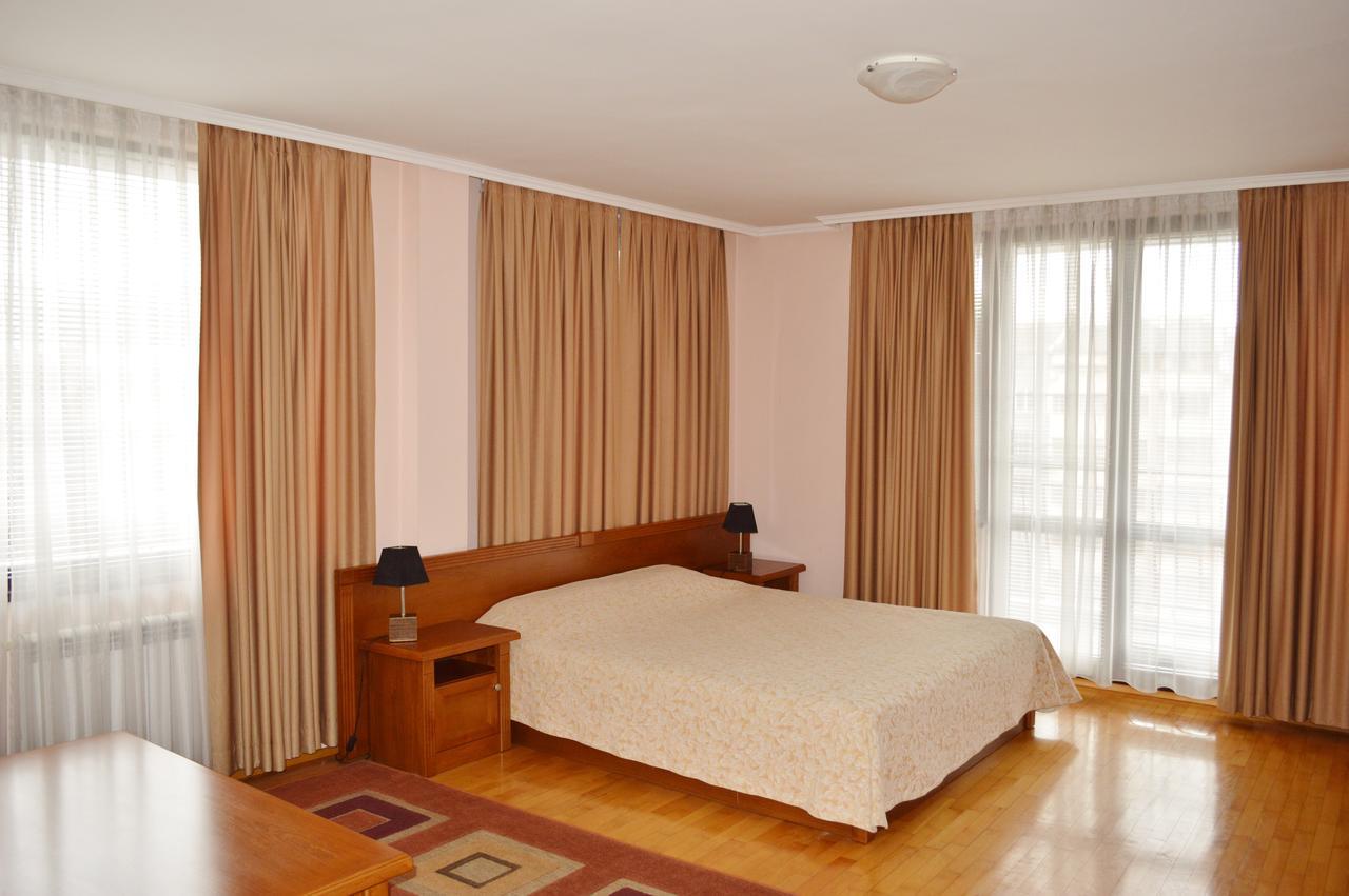 Hotel Drama Burgasz Kültér fotó